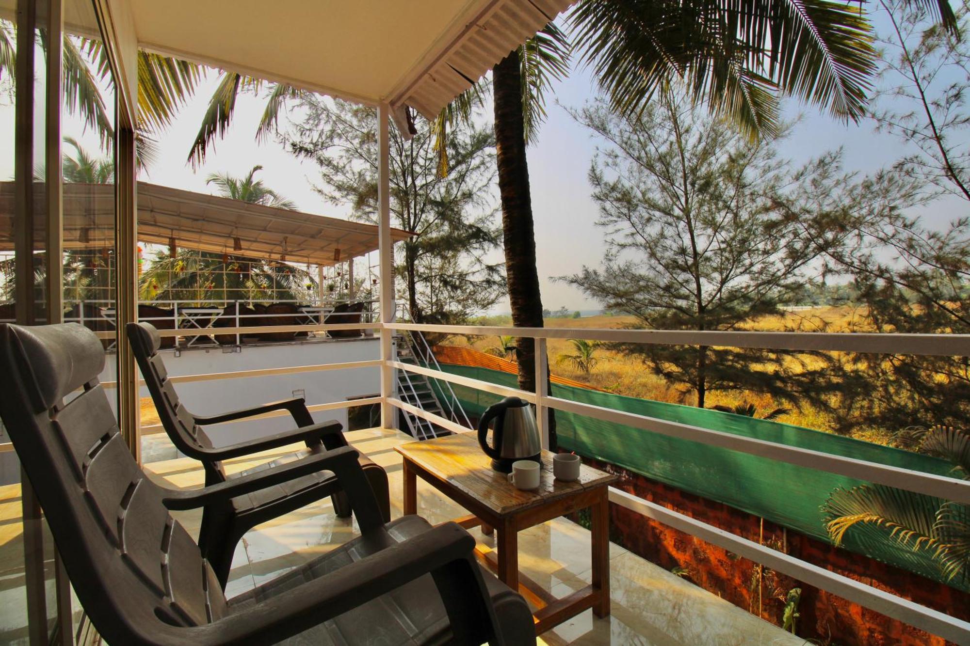 Arabian Sea Beach Resort Morjim Luaran gambar