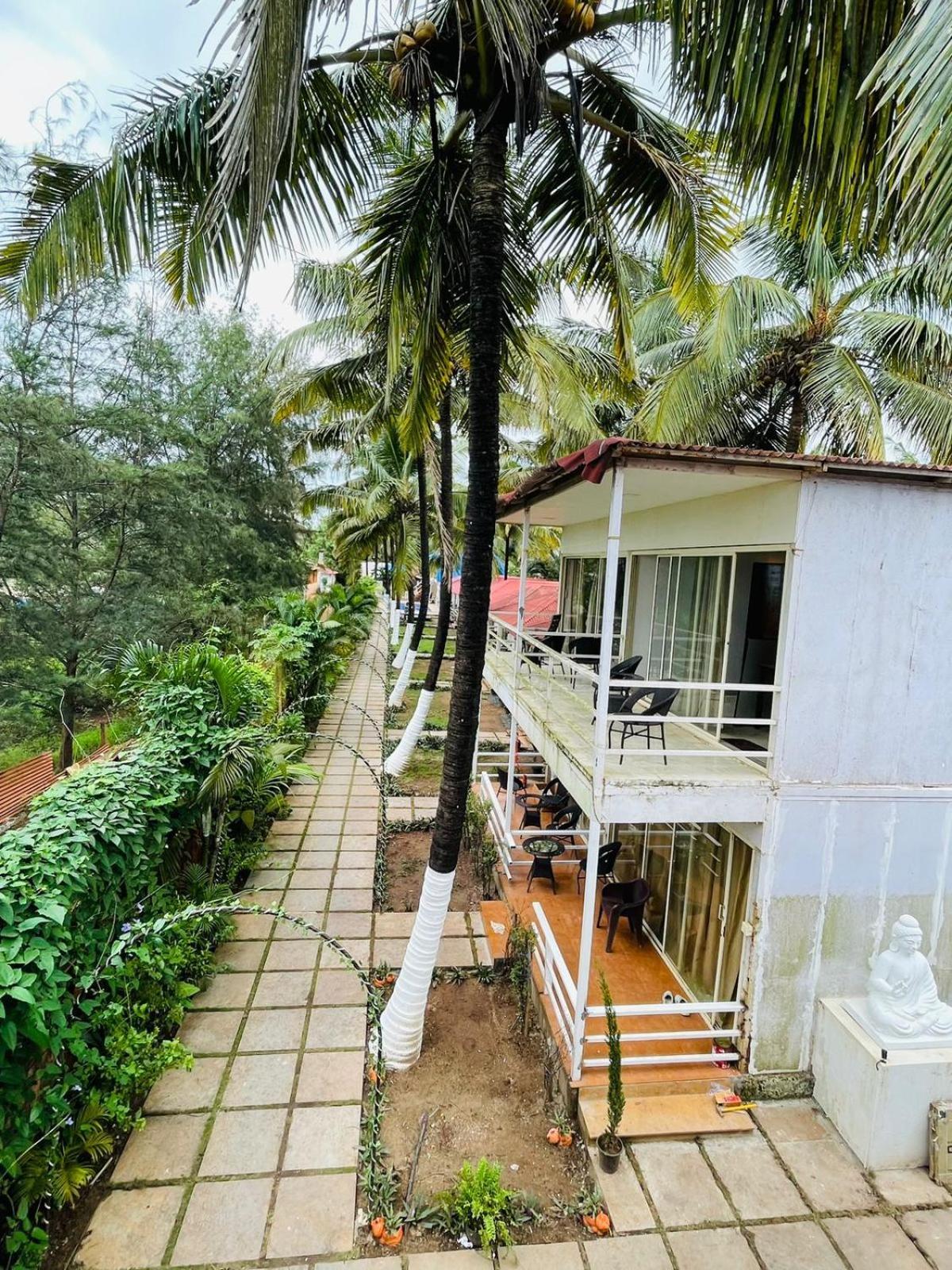 Arabian Sea Beach Resort Morjim Luaran gambar